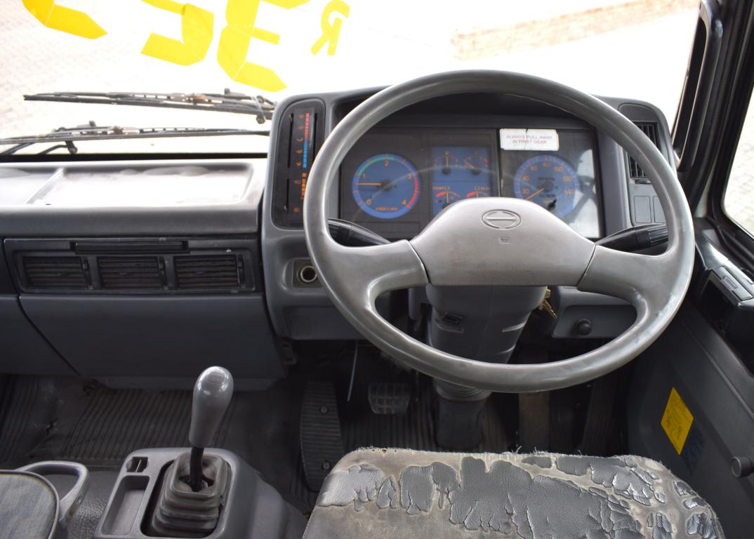 2003 Hino 15-207 Dropside Truck