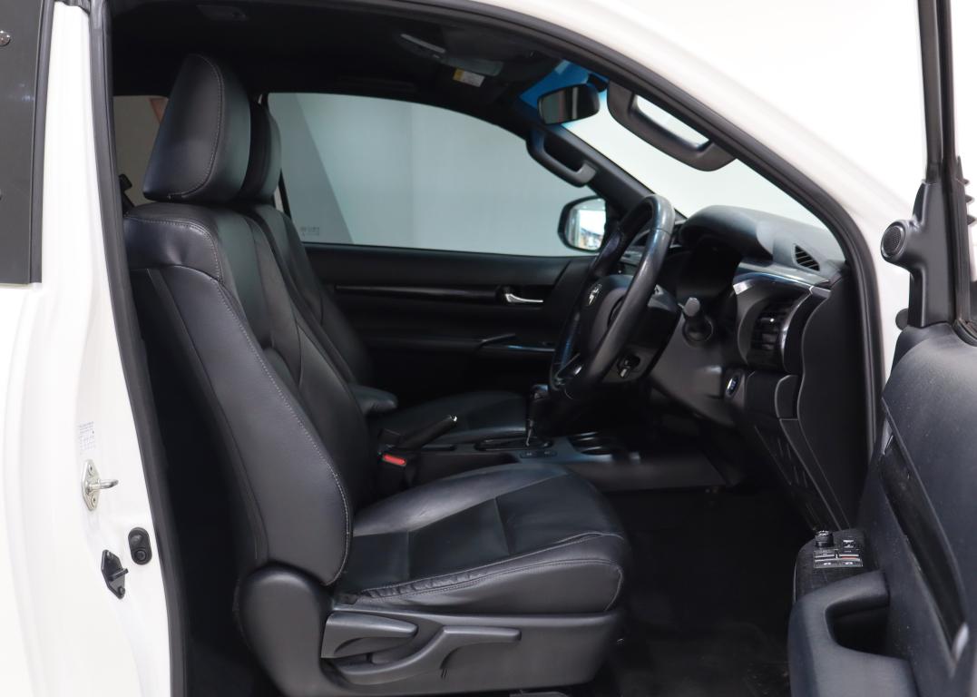 2020 Toyota Hilux 2.8GD-6 Xtra Cab Legend Auto