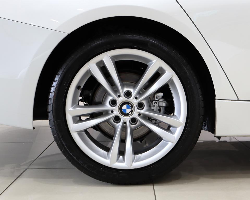 2016 BMW 3 Series 320i auto