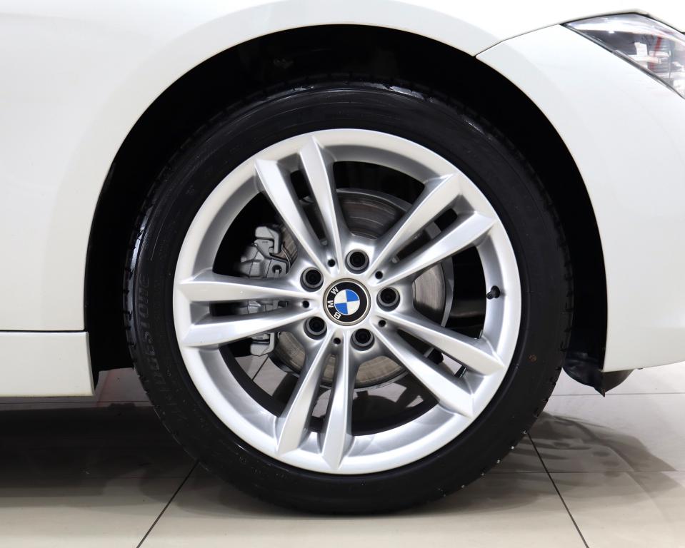 2016 BMW 3 Series 320i auto