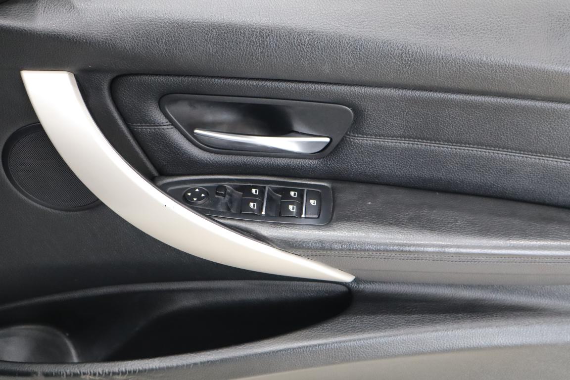 2016 BMW 3 Series 320i auto