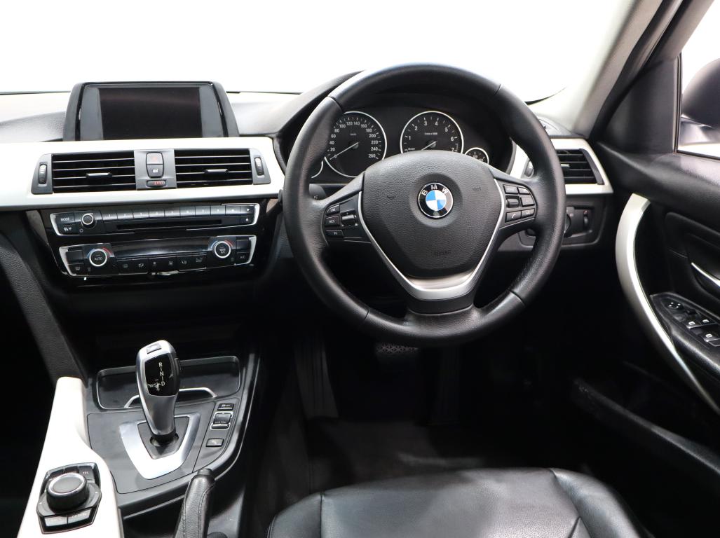 2016 BMW 3 Series 320i auto