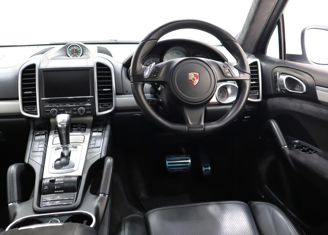 2013 Porsche Cayenne GTS Auto