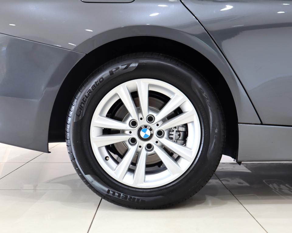 2017 BMW 3 Series 320i auto