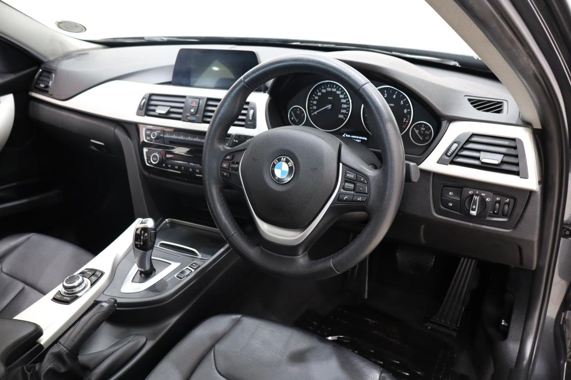 2017 BMW 3 Series 320i auto