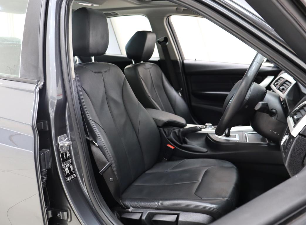 2017 BMW 3 Series 320i auto