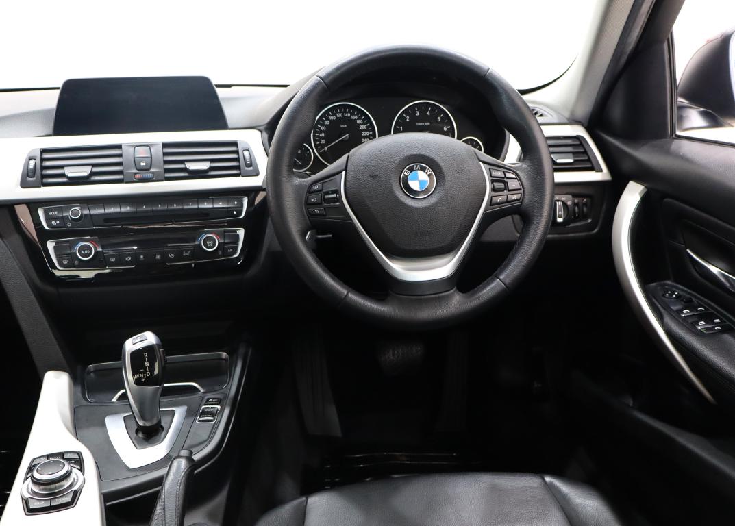 2017 BMW 3 Series 320i auto