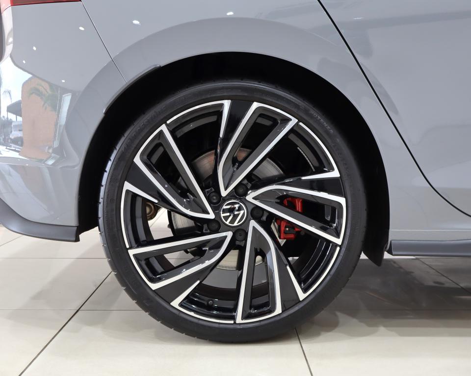 2025 Volkswagen Golf 8 GTI 2.0 TSI DSG