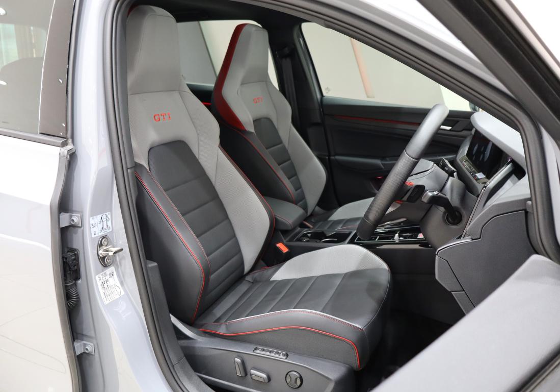 2025 Volkswagen Golf 8 GTI 2.0 TSI DSG