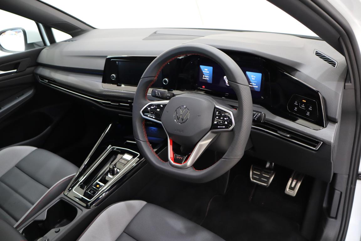 2025 Volkswagen Golf 8 GTI 2.0 TSI 180KW DSG