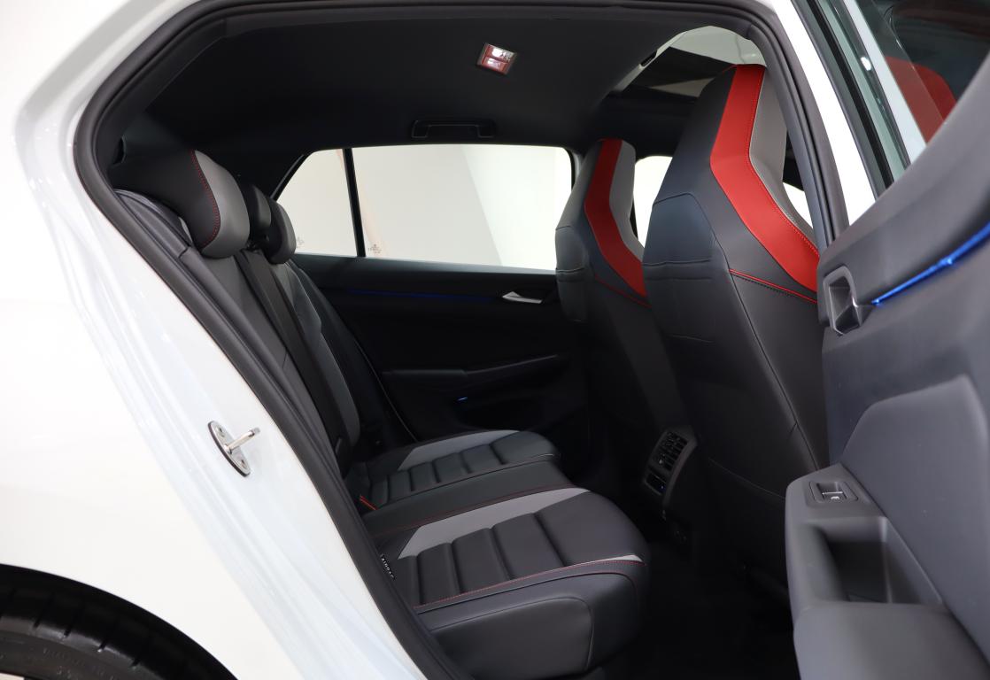 2025 Volkswagen Golf 8 GTI 2.0 TSI 180KW DSG