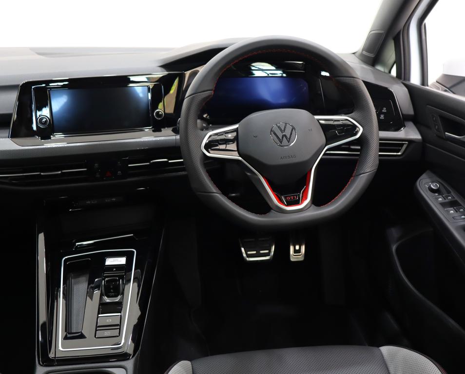 2025 Volkswagen Golf 8 GTI 2.0 TSI 180KW DSG