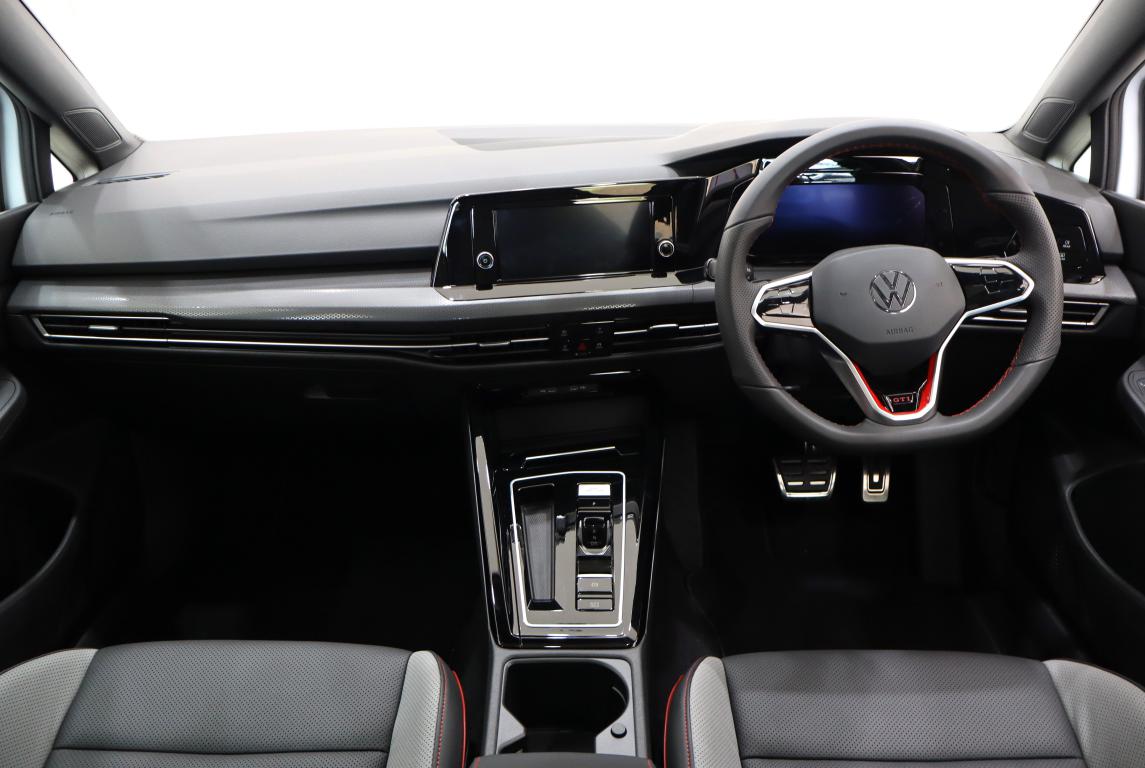 2025 Volkswagen Golf 8 GTI 2.0 TSI 180KW DSG