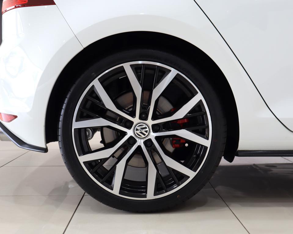 2016 Volkswagen Golf GTI Auto