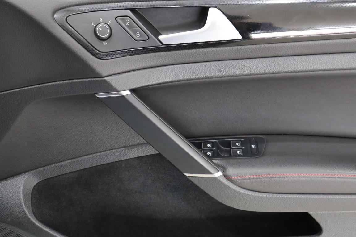 2016 Volkswagen Golf GTI Auto