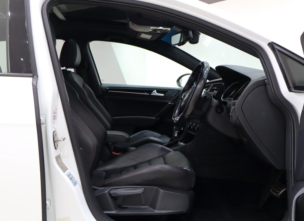 2016 Volkswagen Golf GTI Auto