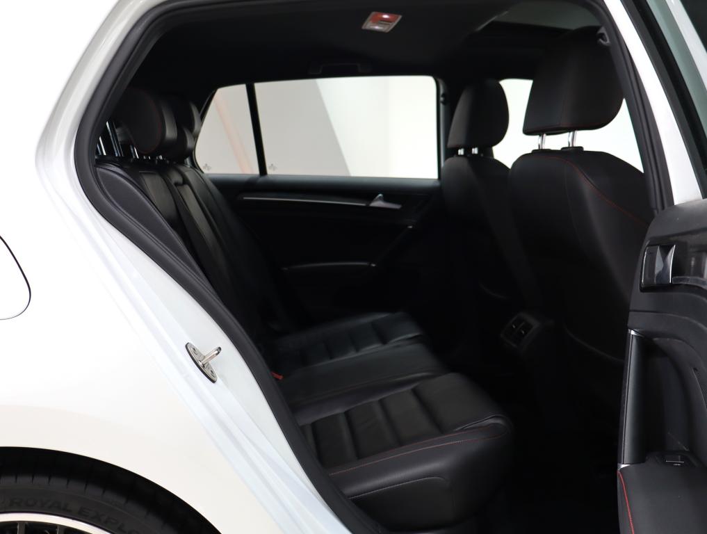 2016 Volkswagen Golf GTI Auto
