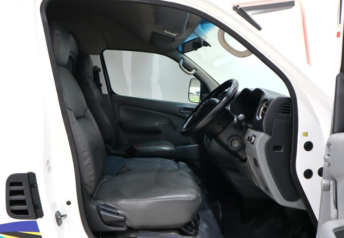 2015 Nissan NV350 Impendulo 2.5i 16-seater