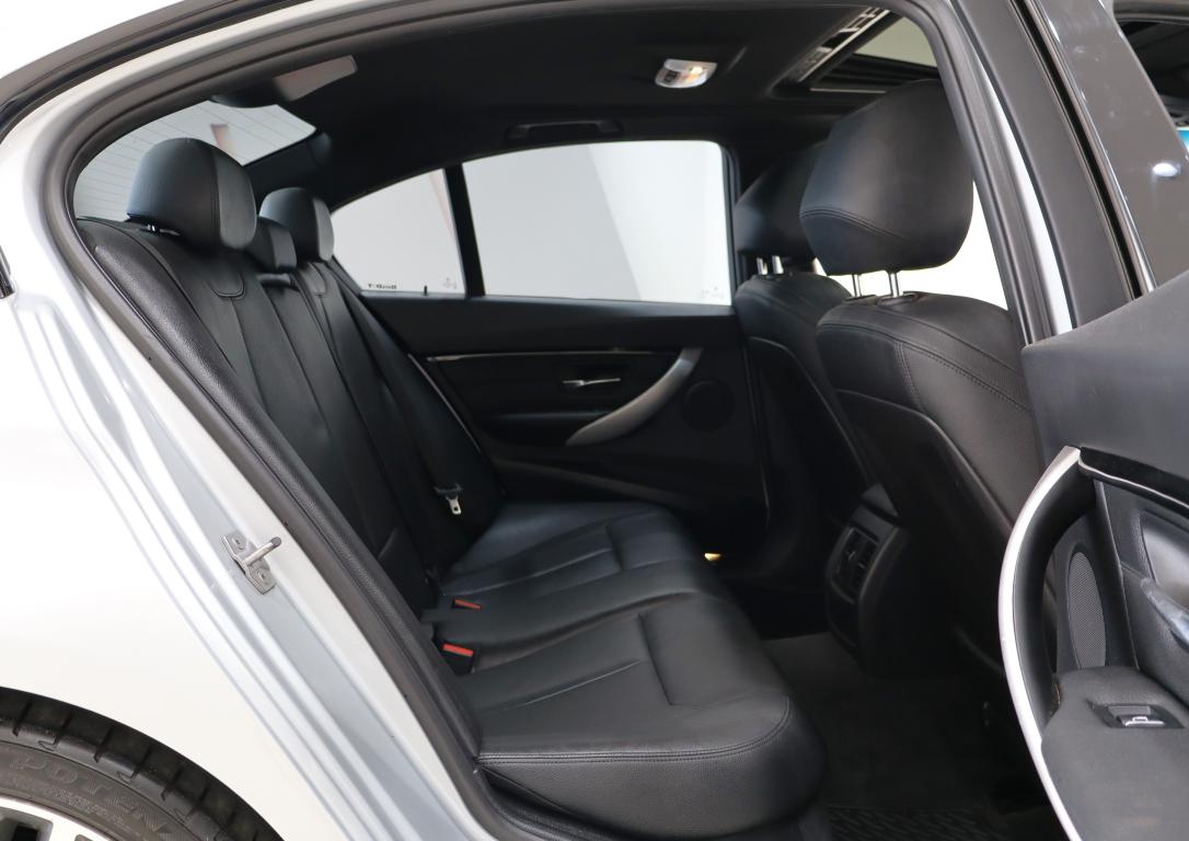 2018 BMW 3 Series 320i M Sport Auto