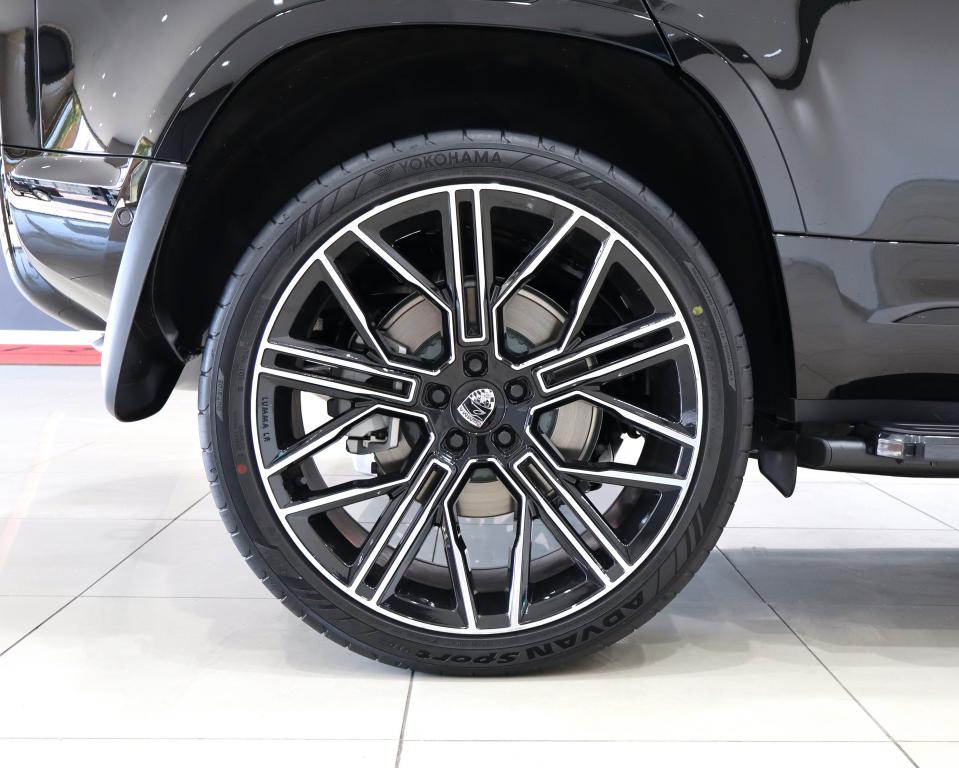 2025 Land Rover Defender 110 D350 X-Dynamic HSE