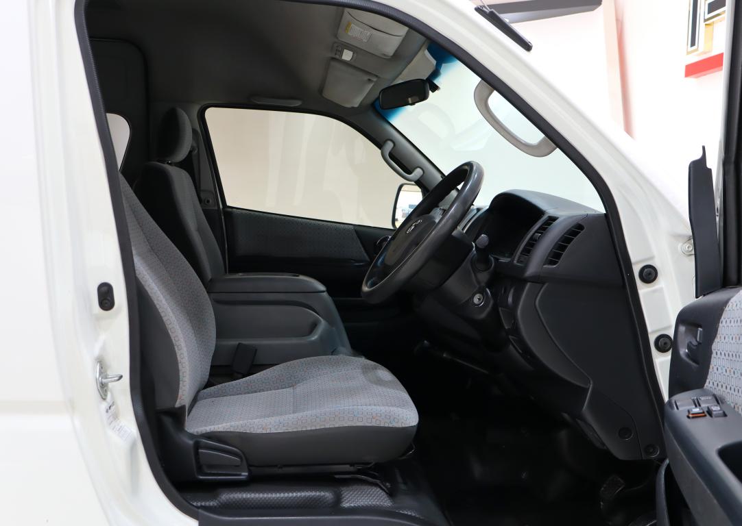 2020 Toyota Quantum 2.5D-4D GL 14-Seater Bus
