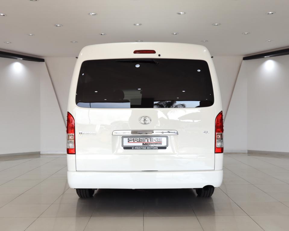 2013 Toyota Quantum 2.7 GL 10-seater bus