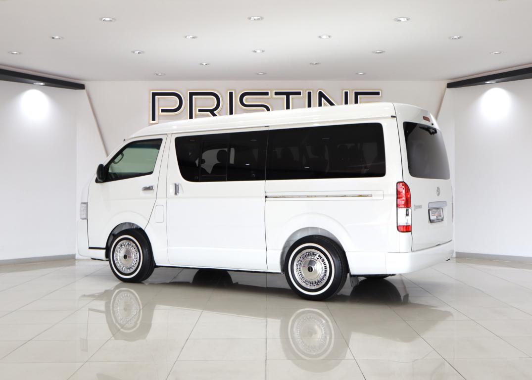 2012 Toyota Quantum 2.7 GL 10-seater bus