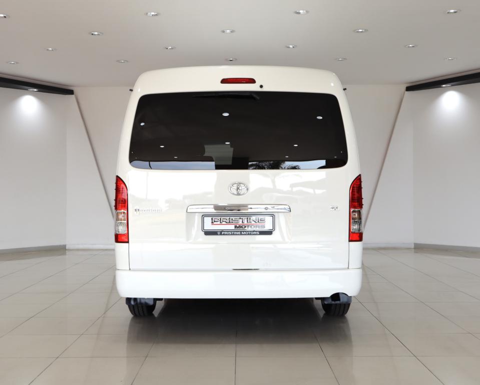 2012 Toyota Quantum 2.7 GL 10-seater bus