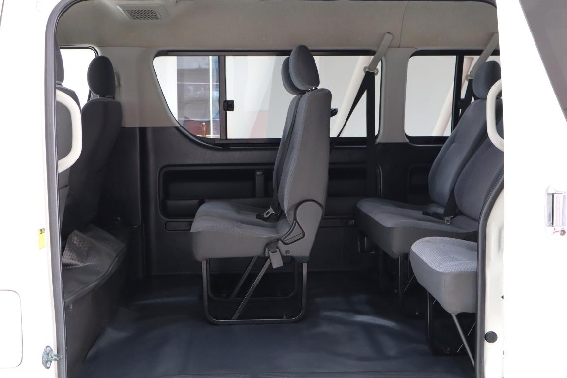 2012 Toyota Quantum 2.7 GL 10-seater bus