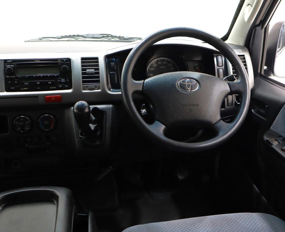 2012 Toyota Quantum 2.7 GL 10-seater bus