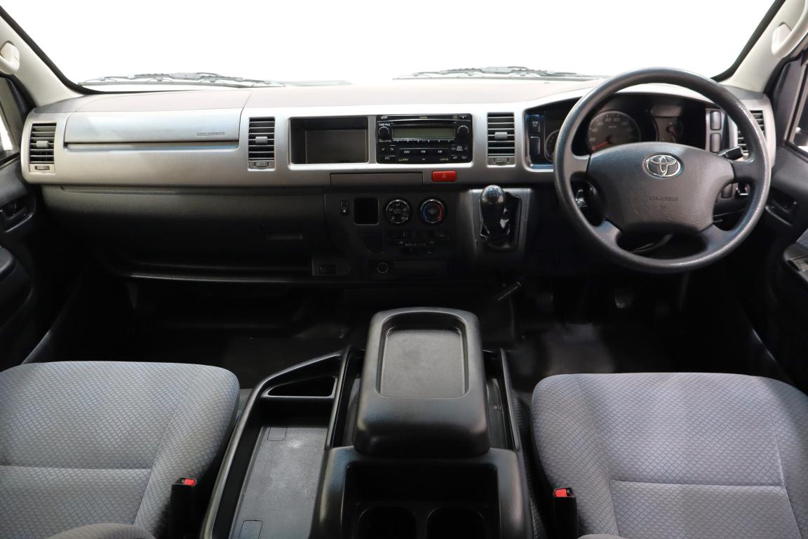 2012 Toyota Quantum 2.7 GL 10-seater bus