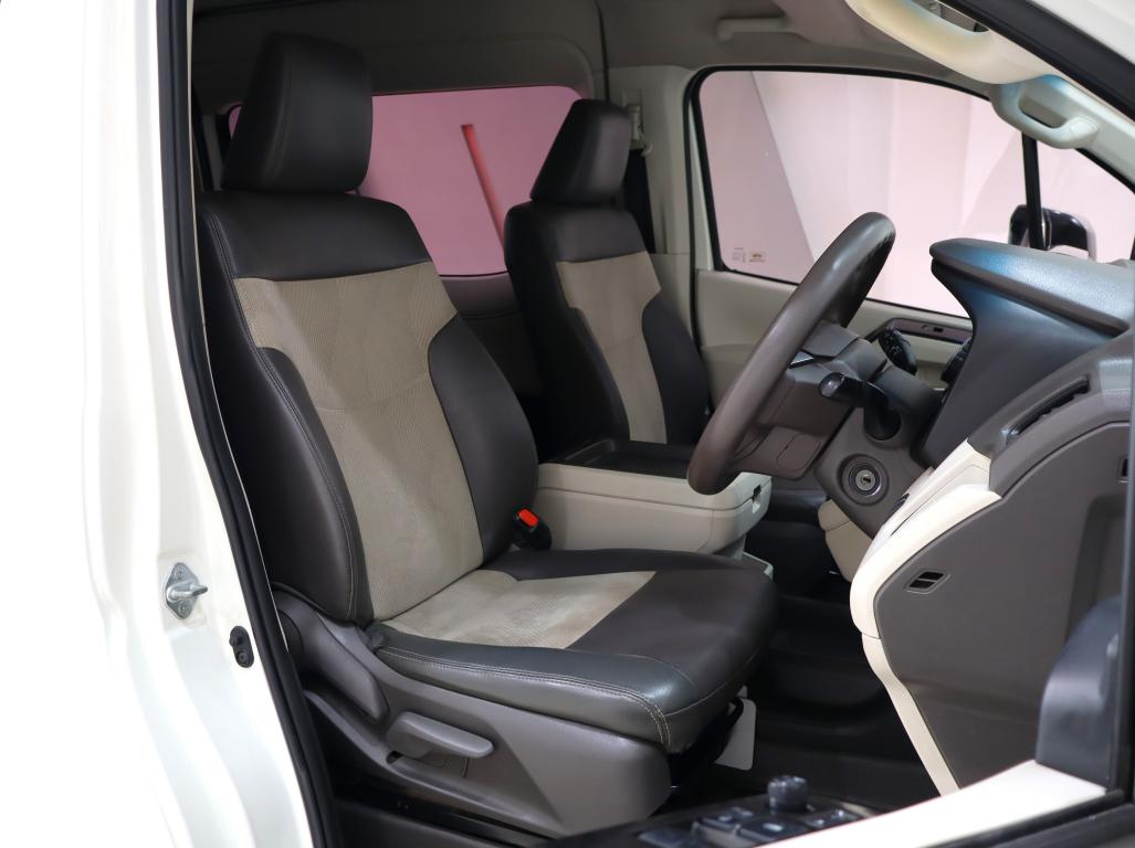 2019 Toyota Quantum 2.8 SLWB Bus 14-Seater GL