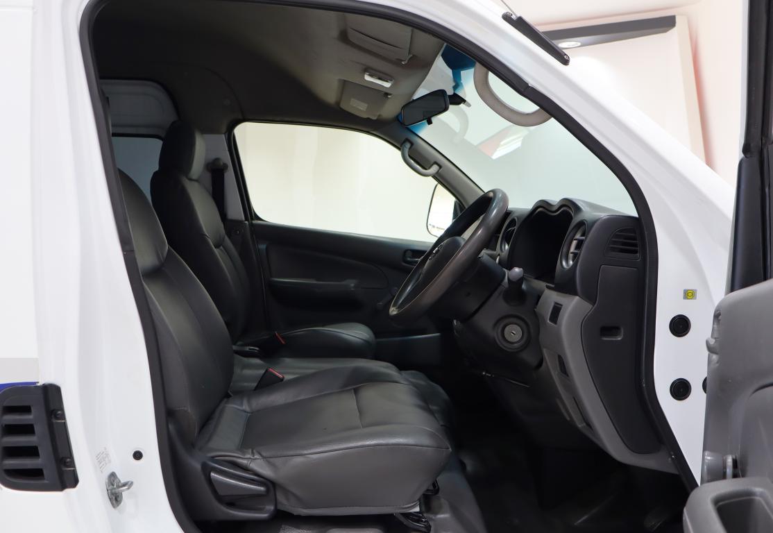 2017 Nissan NV350 Impendulo 2.5i 16-seater