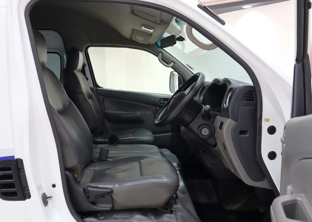 2018 Nissan NV350 Impendulo 2.5i 16-seater