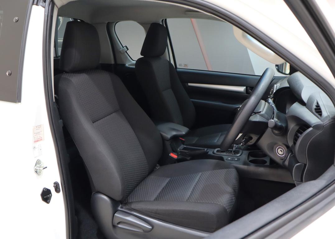 2021 Toyota Hilux 2.4GD-6 Xtra Cab Raider Auto