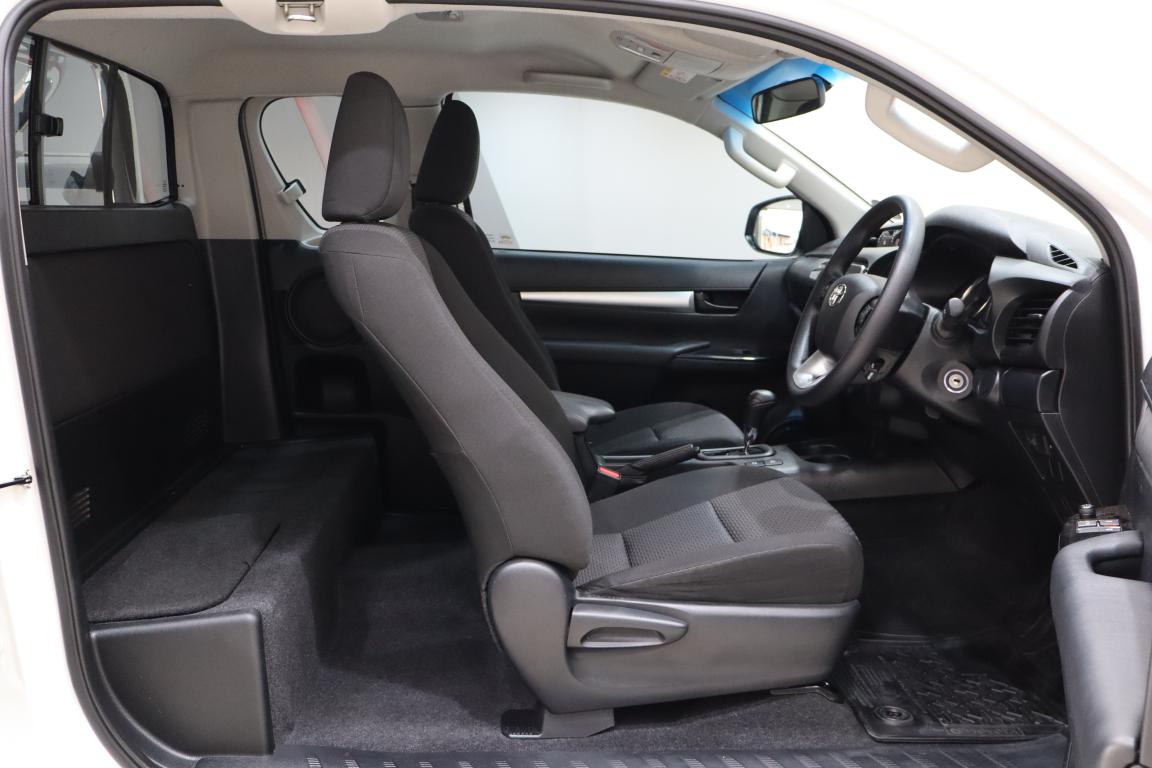 2021 Toyota Hilux 2.4GD-6 Xtra Cab Raider Auto