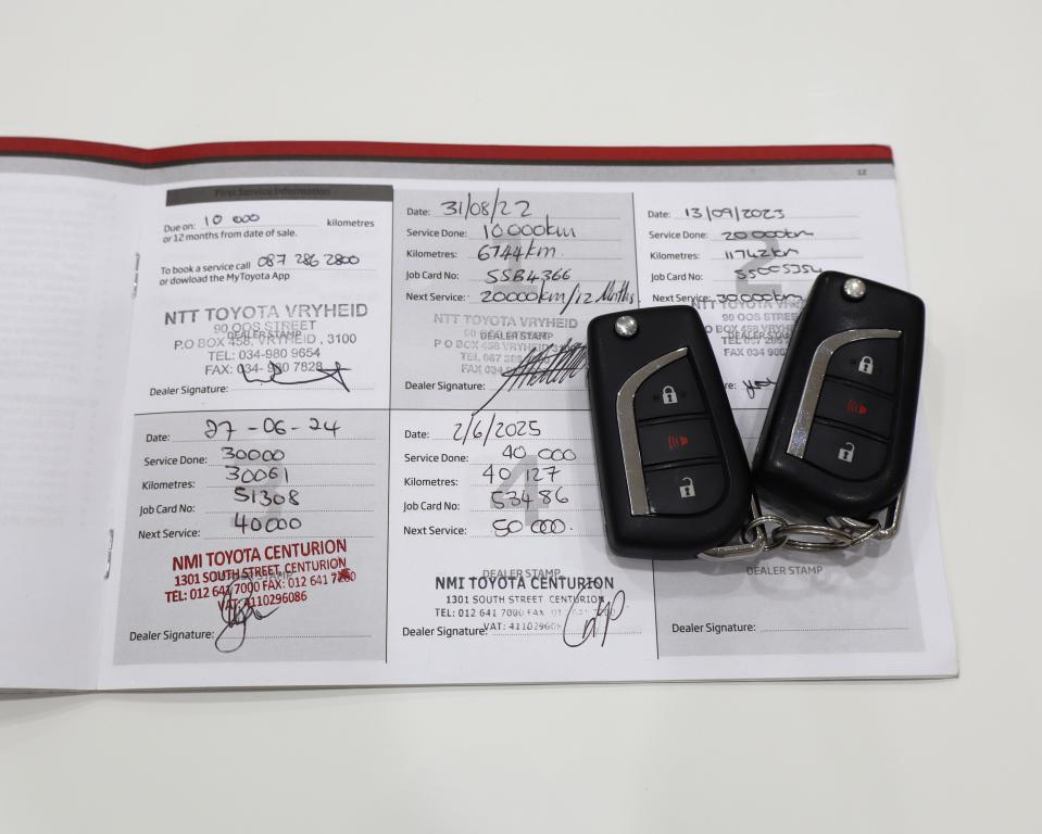 2021 Toyota Hilux 2.4GD-6 Xtra Cab Raider Auto
