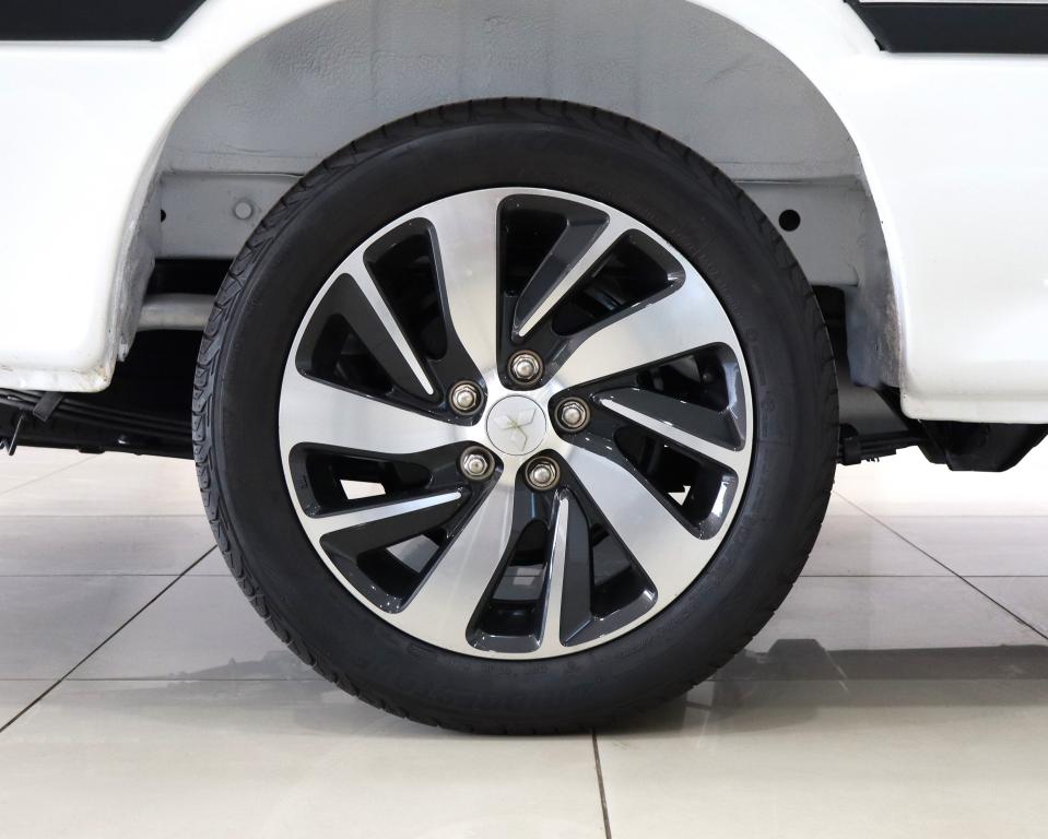 2019 Golden Dragon Ikumbi 2.2i 14-Seater