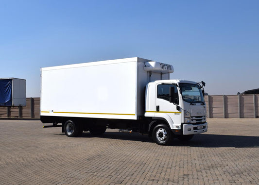 2024 Isuzu FSR 800 AMT REFRIGERATED BODY TRUCK