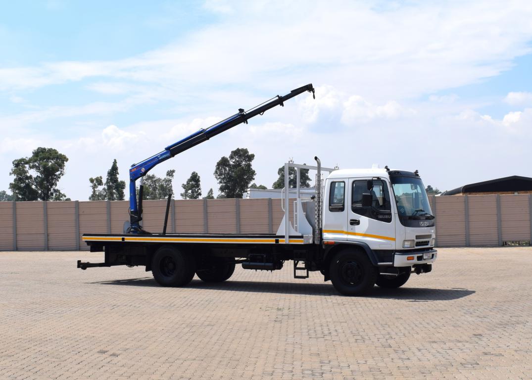 2013 Isuzu FSR 700 CRANE TRUCK