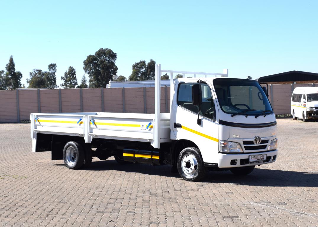 2017 Toyota Dyna 4-093 Dropside Driving School Truck