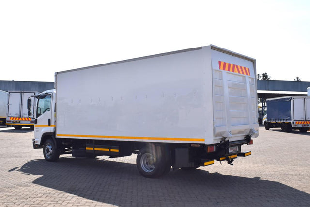 2010 Isuzu FRR 500 VOLUME BODY TRUCK For Sale