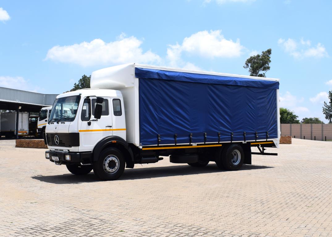 1989 Mercedes-Benz 1417 Curtain Side Truck