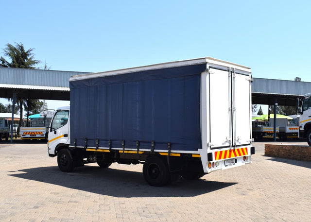 2005 Toyota Dyna 7-145 Curtain Side Truck