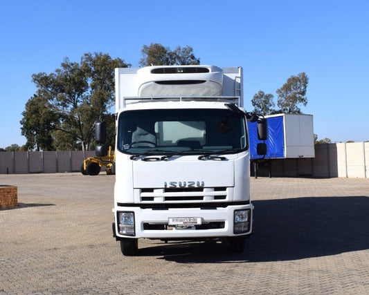 2014 Isuzu FTR 850 AMT REFRIGERATED BODY TRUCK