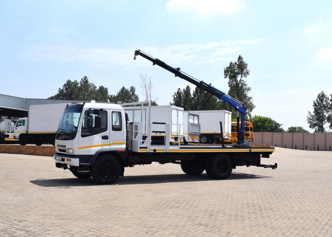 2013 Isuzu FSR 700 CRANE TRUCK
