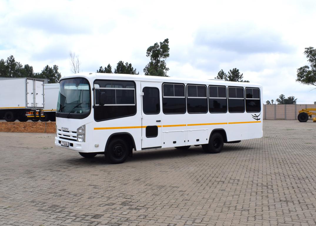 2011 Isuzu NQR 500 36-SEATER BUS