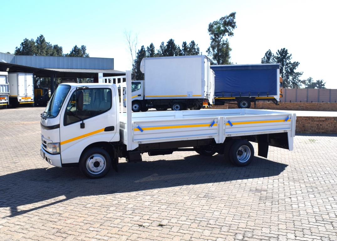 2017 Toyota Dyna 4-093 Dropside Driving School Truck