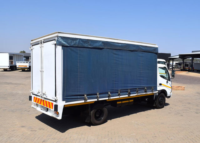 2005 Toyota Dyna 7-145 Curtain Side Truck