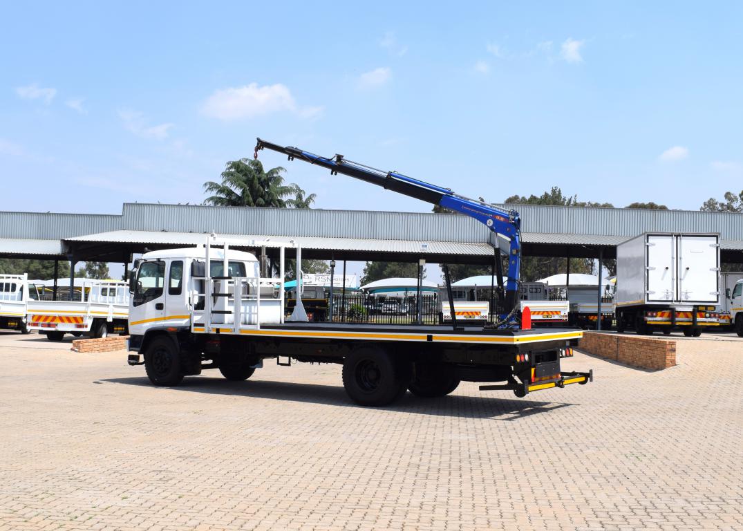2013 Isuzu FSR 700 CRANE TRUCK